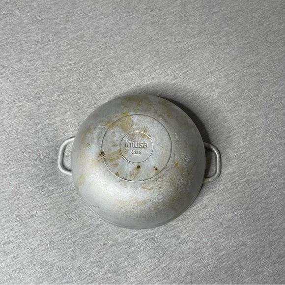 IMUSA USA 9” Traditional Colombian Natural Caldero Pot with Lid - Picture 6 of 8